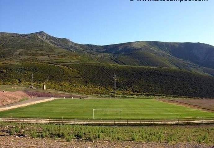 Campo De Fútbol En Brañavieja