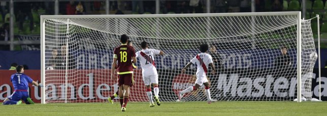 Perú derrota a Venezuela en la Copa América con gol de Pizarro