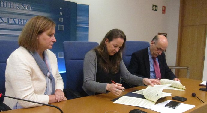 Firma del convenio con la Fundación Tutelar Cantabria