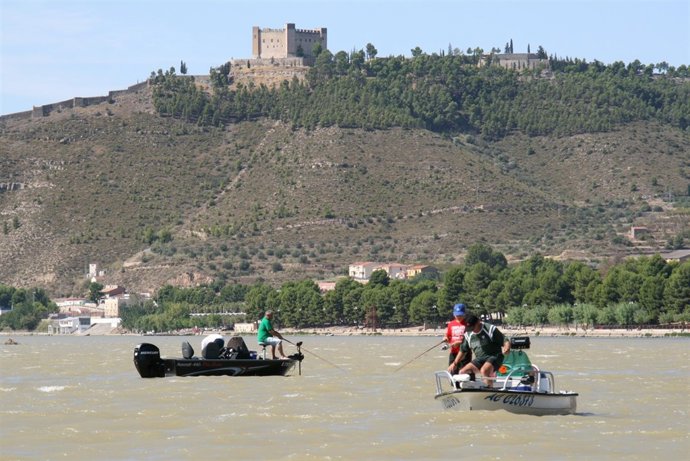 Pesca en el embalse de Mequinenza