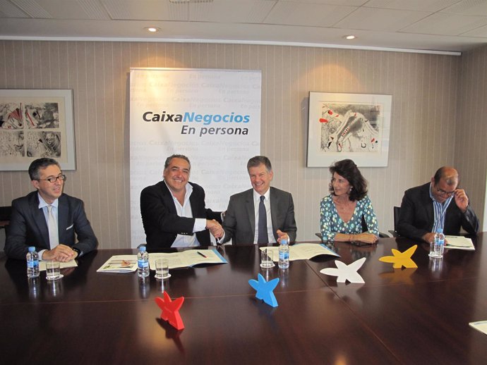 Firma convenio de colaboración entre Caixabank y Restauración Mallorca