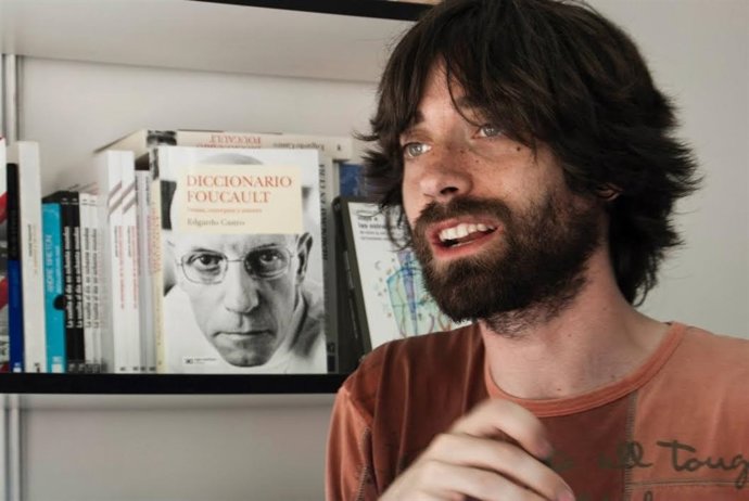 Juan Gómez Barcena, uno de los autores cántabros participantes