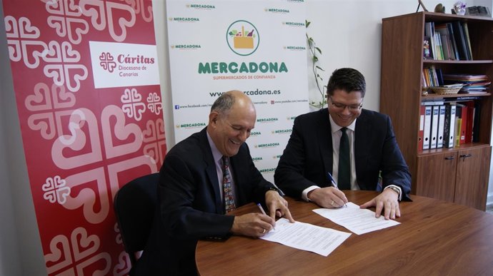 Firma del convenio entre Mercadona y Cáritas