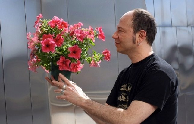 El artista Eduardo Kac