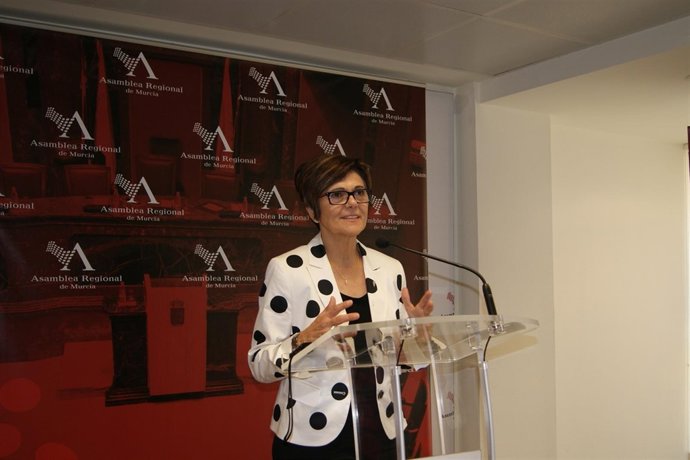 ROSA PEÑALVER, PRESIDENTA DE LA  ASAMBLEA