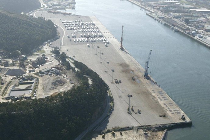 Nuevo muelle de Valliniello.