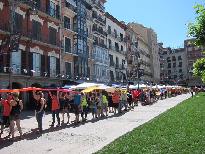 Cadena humana en Pamplona a favor del derecho a decidir