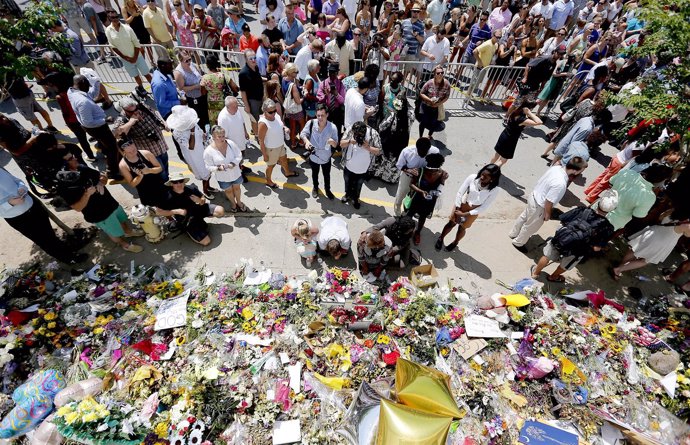 Crowds gather to pay their respects outside Emanuel African Methodist Episcopal 