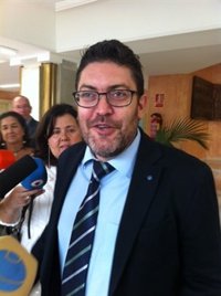 C's se compromete apoyar en primera votación la investidura de Sánchez (PP) tras revocar Sanidad los contratos a "dedo"