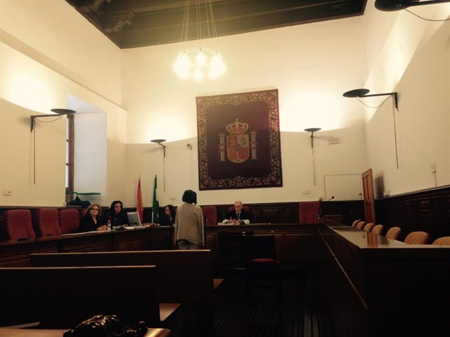 Juicio a mujer acusada de asesinar a su marido en Gójar