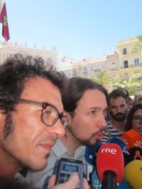 Iglesias ve un "problema político trágico" que haya más de 400 presos de ETA "a cientos de kilómetros de sus familias"