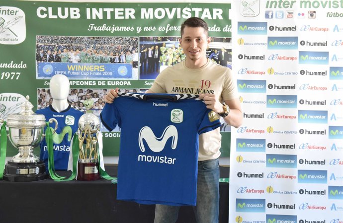 El ala brasileño Darlan