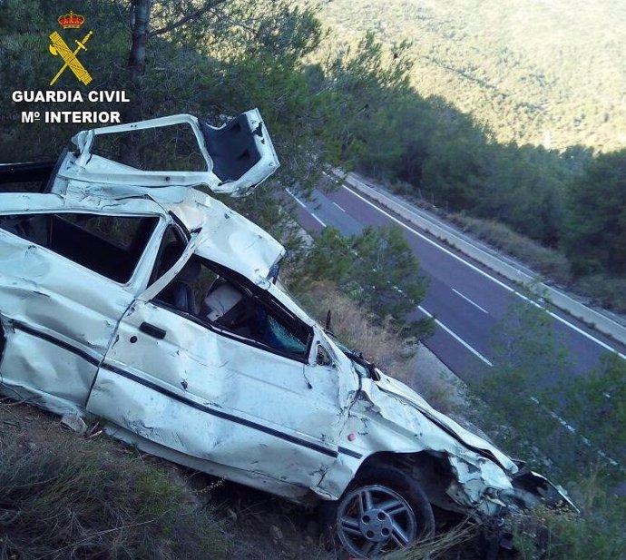 Coche accidentado en Canals