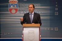 Diego acusa a Revilla de "dejación" por ceder al PSOE "cinco consejeros" 