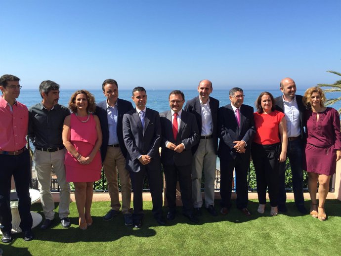 Bernal con HEredia y otros alcaldes PSOE mas 20.000 habitantes