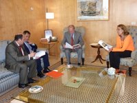 "Aula móvil" en la Sierra Norte para la "alfabetización digital" de mayores