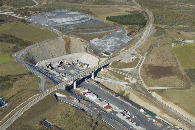 Tunel del Espiño en la provincia de Ourense.