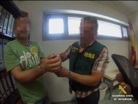 Detenido un veterinario venezolano por transportar droga en cachorros