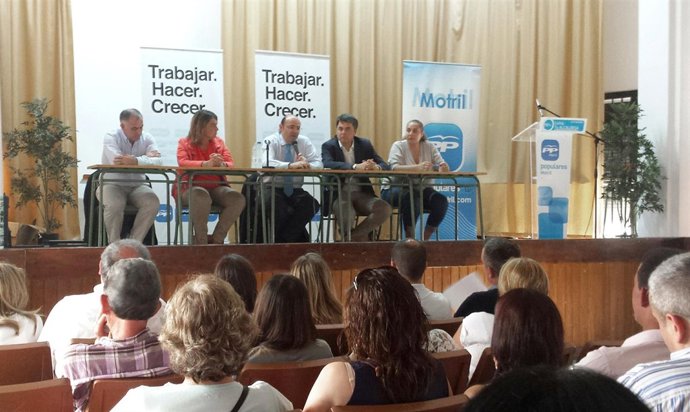 Sebastián Pérez en la reunión comarcal del PP en la costa de Granada