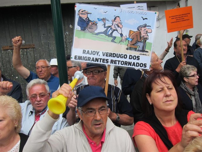 Manifestación de emigrantes retornados