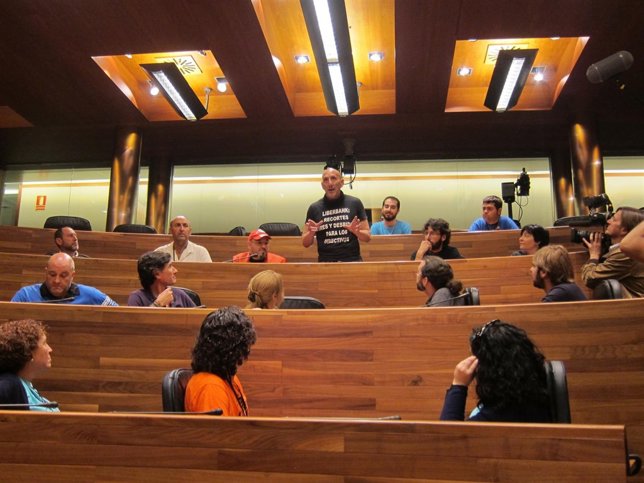 Trabajadores en lucha en el Parlamento.