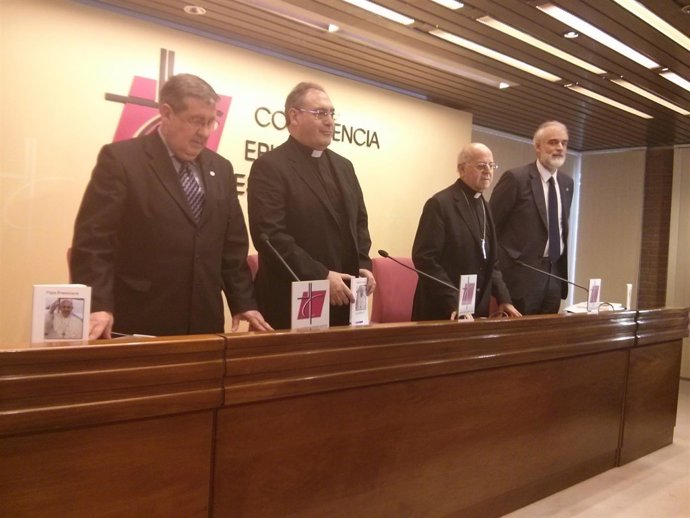 Rectores de Comillas y Salamanca, Gil Tamayo y obispo Blázquez