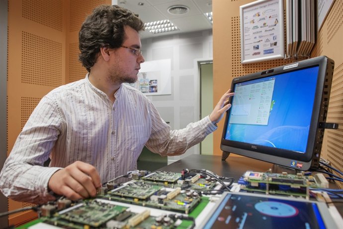 Demostrador en laboratorio