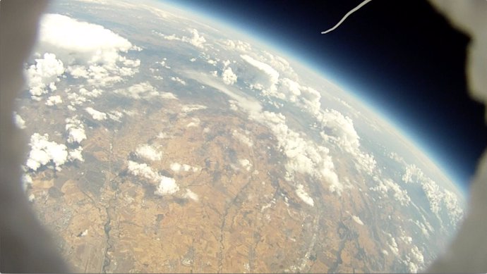 Vista de la Tierra desde el globo del Colegio Tajamar