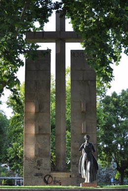 Cruz De Los Caídos En Jardines De Córdoba