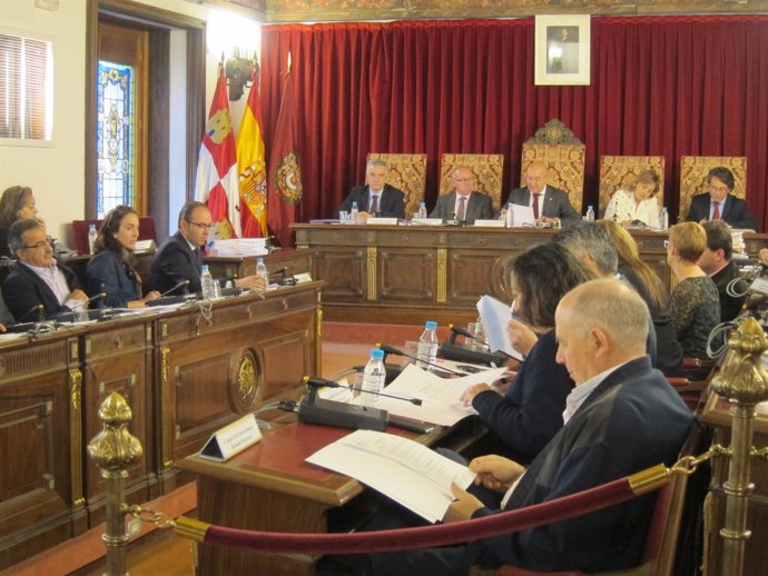 Pleno en la Diputación de Valladolid