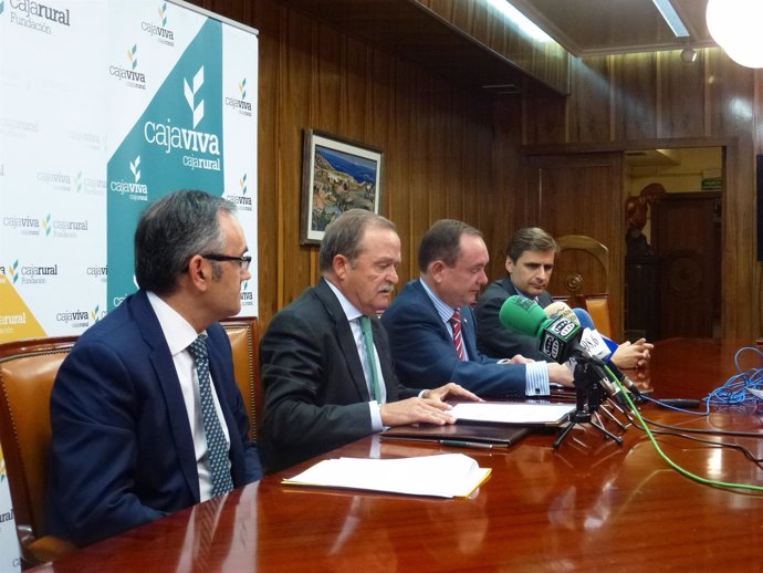 Firna del acuerdo entre Cajavica y Saeca