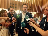 PSOE dice que el Gobierno "toma el pelo" a los funcionarios por una "estrategia electoral"