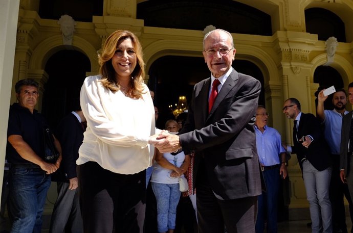 Susana Díaz y De la Torre en una reunión en el Ayuntamiento de Málaga
