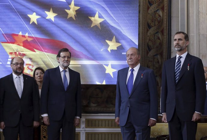 El Rey Felipe VI, el rey don Juan Carlos, Mariano Rajoy y Martin Schulz