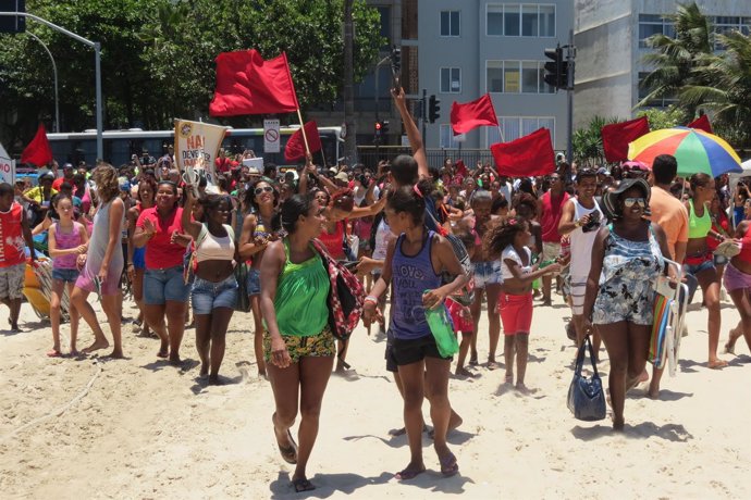 Entrando a la playa de Río, Día de la Conciencia Negra