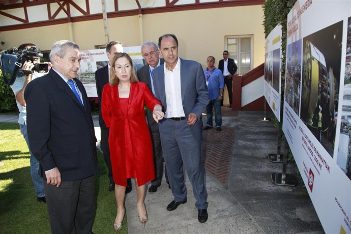 La minsitra de Fomento, Ana Pastor, en Santander