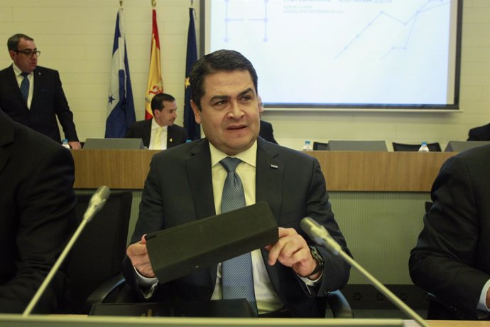 El presidente de Honduras, Juan Orlando Hernández, en la sede de la CEOE