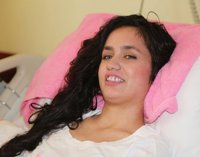 Sale del coma la participante de un concurso de talentos de Turquía que fue tiroteada en mayo