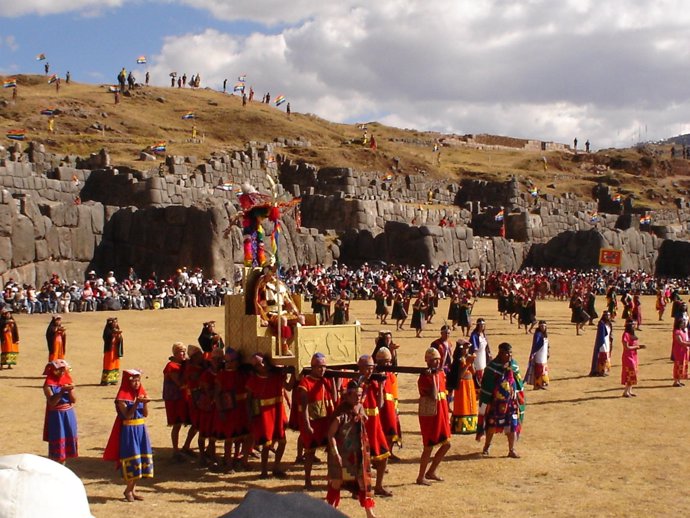 Casi 2.000 personas disfrutaron de la fiesta del sol en Perú