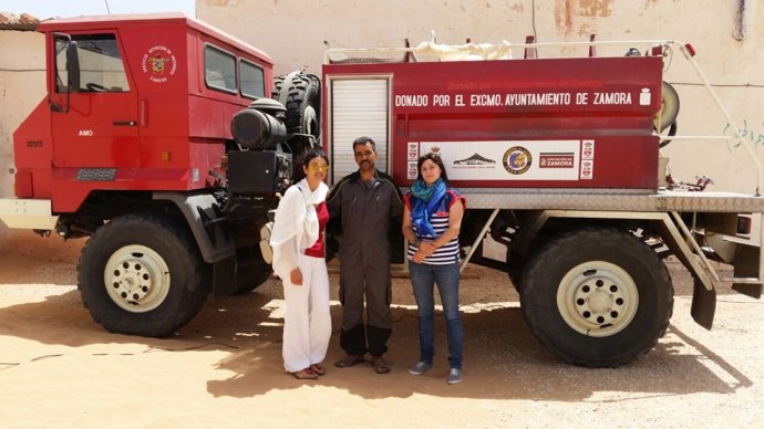 Camión de extinción entregado a la ONG Zamora con el Sáhara