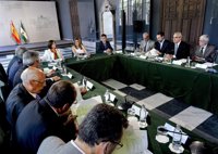 Díaz lidera una alianza contra la pobreza infantil y anuncia 165 millones