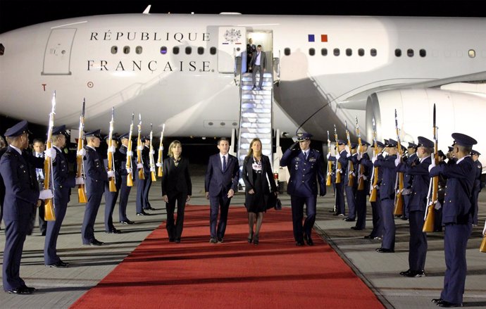 Primer ministro francés llega a Colombia