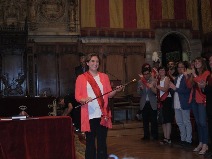 La líder de BComú, Ada Colau, elegida alcaldesa de Barcelona
