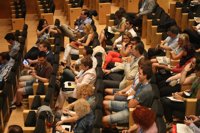 Los Reyes asisten a las ponencias del Fòrum Impulsa en Girona