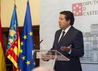 Moliner se baja el sueldo un 20%