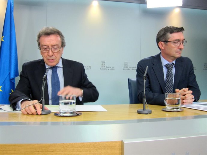 De Santiago-Juárez y José Ángel Arranz, en su comparecencia ante los medios.