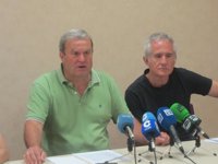 Los sindicatos piden a los partidos un "plan de choque" que pare la "caída libre" del tren