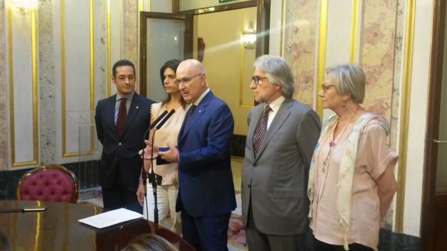 Josep Antoni Duran i Lleida con los diputados de Unió