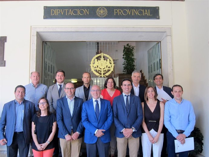 Foto de familia del nuevo equipo de Gobierno de la Diputación de Valladolid