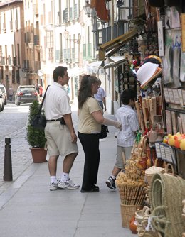 Turistas por las calles de Segovia